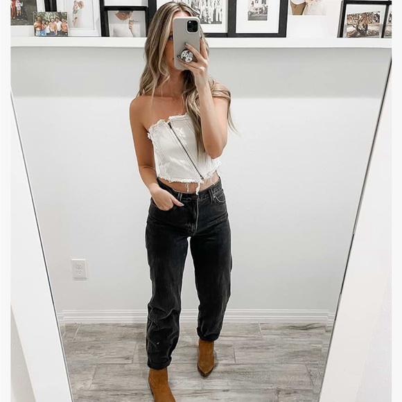 Brand NEW Levi Black Jeans 🖤 size 24 - Picture 3 of 7